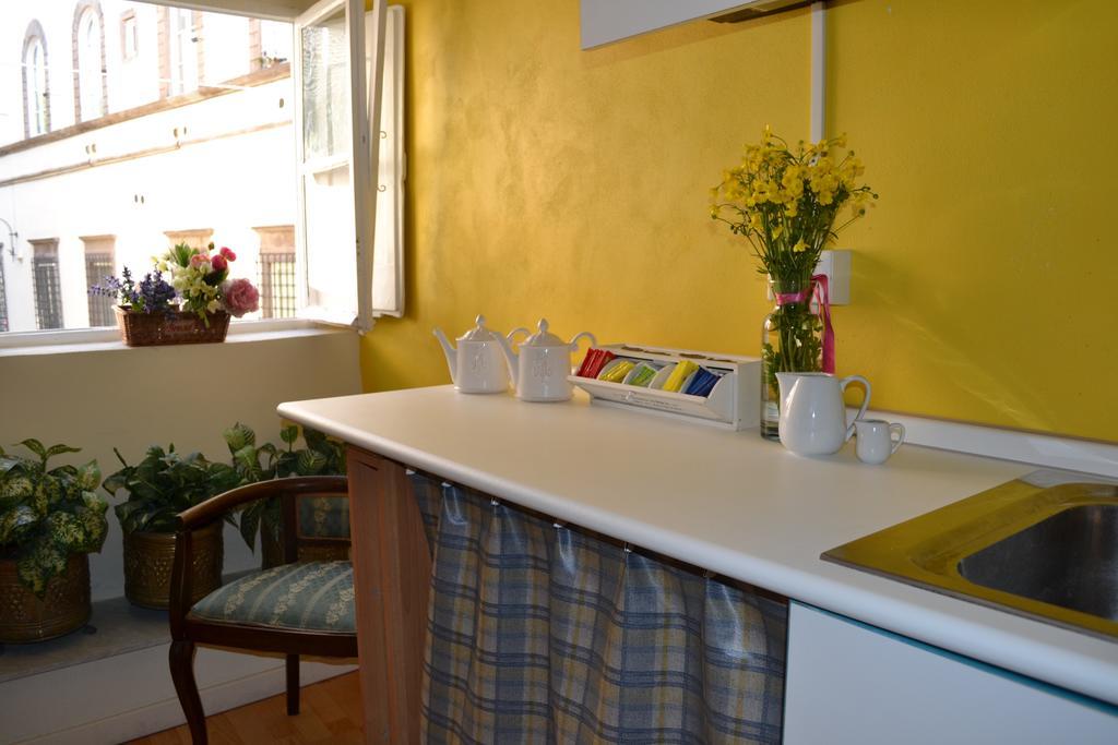 Studio In Centre Lucca Exterior foto