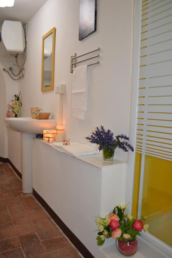 Studio In Centre Lucca Exterior foto